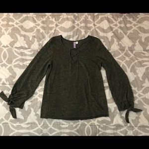 Francesca’s - Green Long Sleeve Top